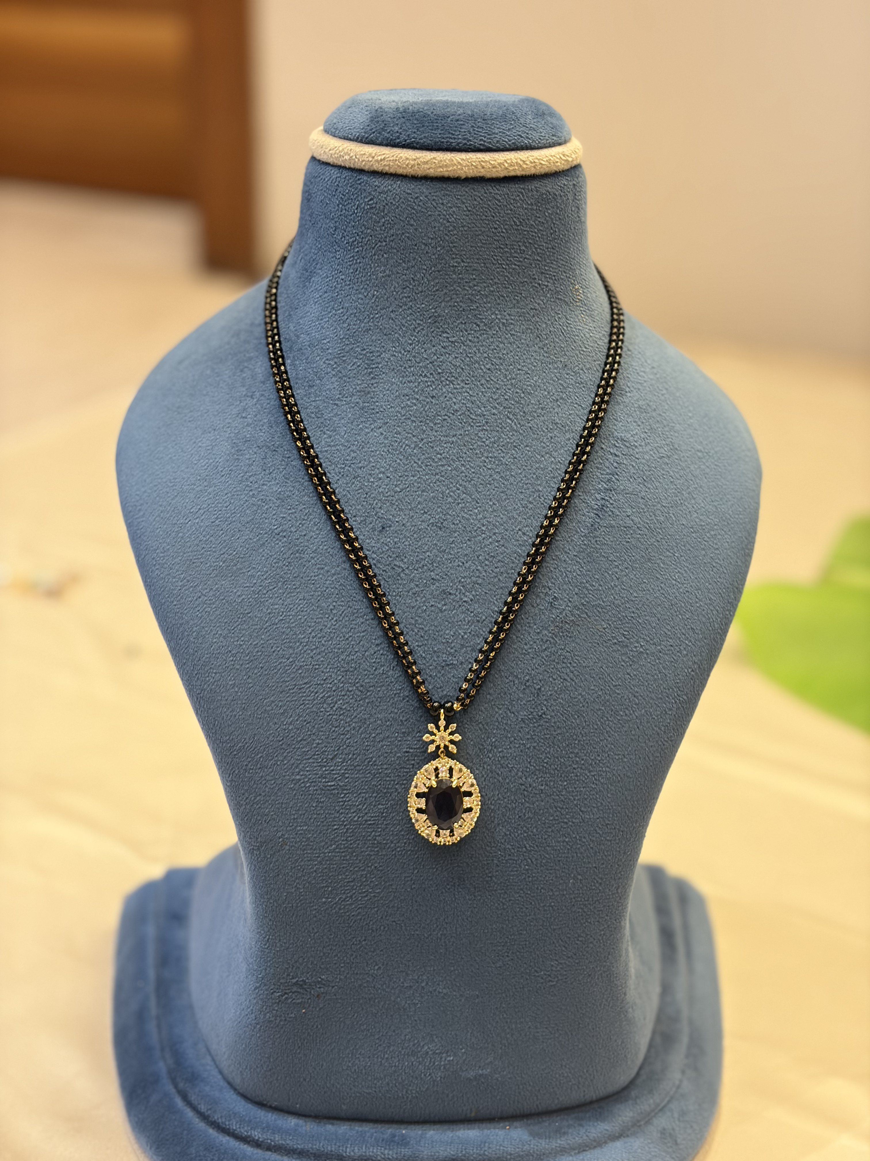 Oval Pendant Mangalsutra